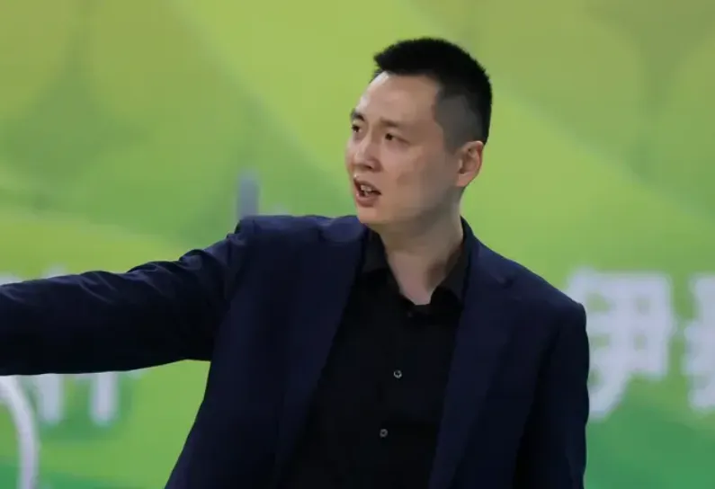 开云体育app-卢伟：偰李永炜场上的组织让今天我们能尝试使用双塔阵容