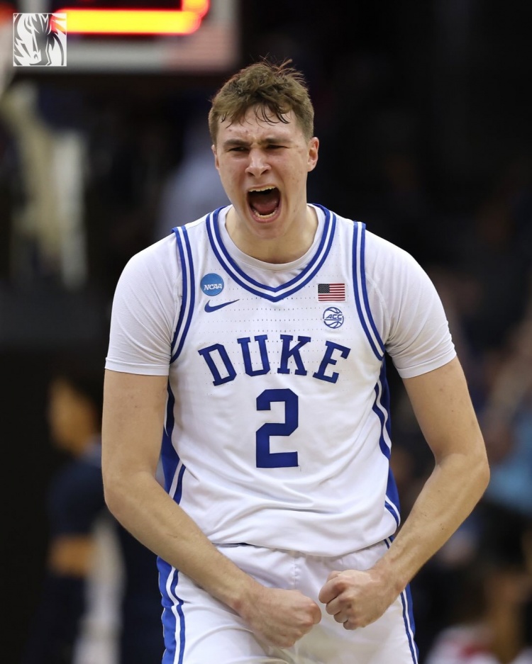 开云体育下载-疯狂三月来袭！独行侠晒出球员们大学时期帅照！