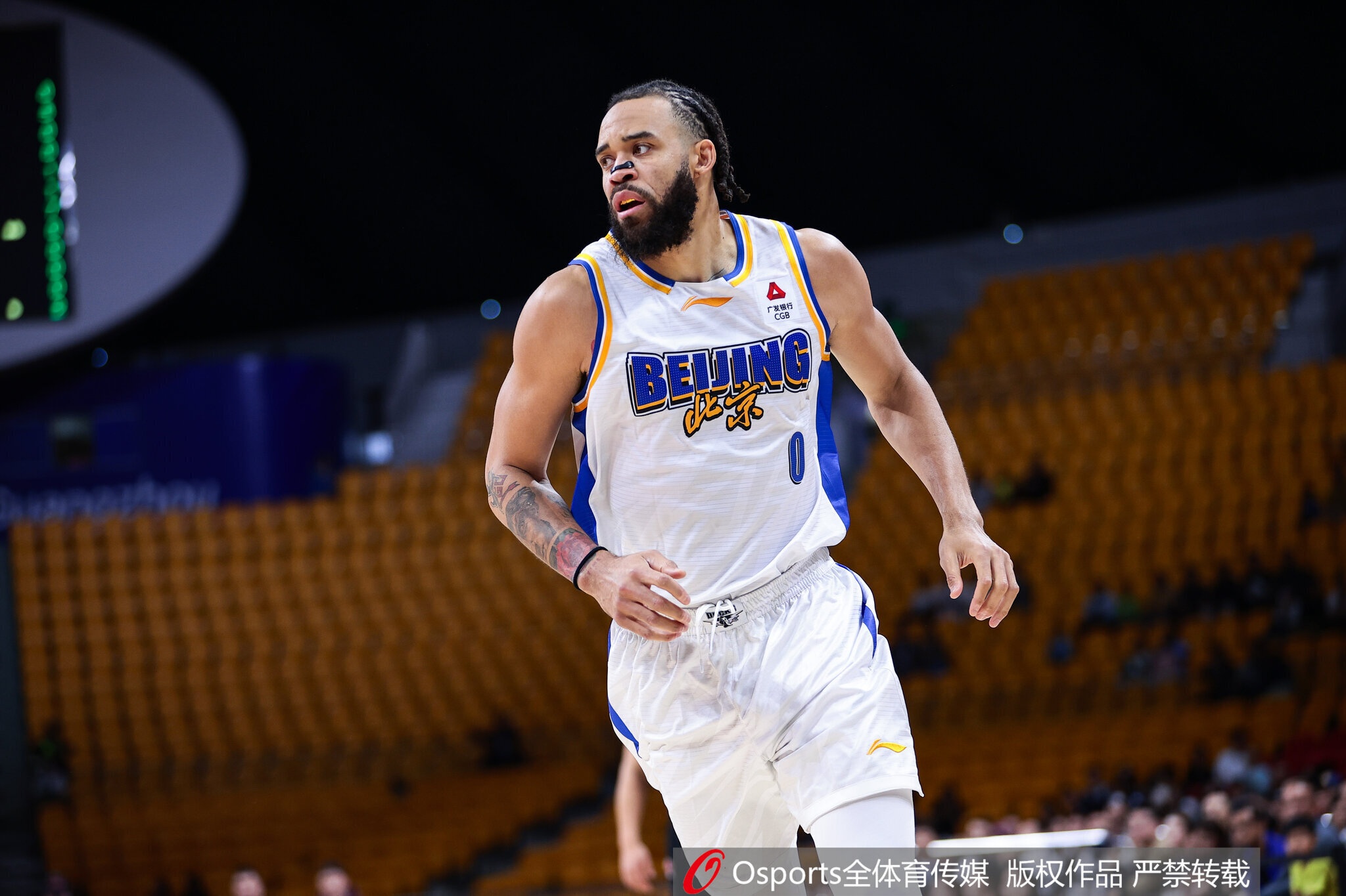 开云体育app-轻轻松松!麦基替补15分钟7中4拿下9分10板1助1帽 正负值+11